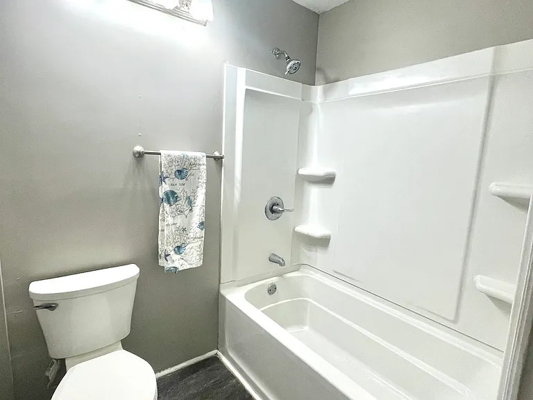 110 N Tyrone Dr — Photo 19