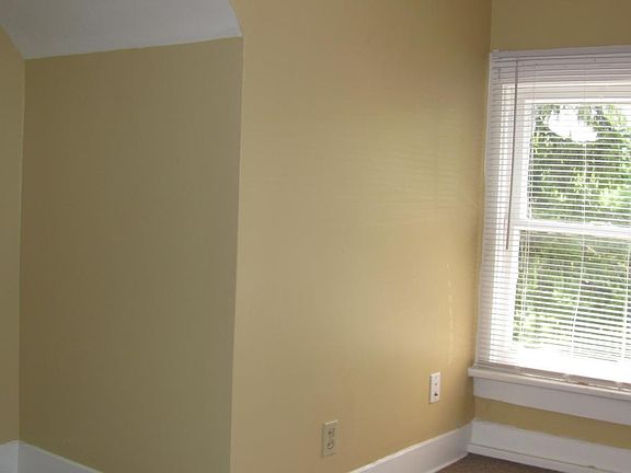 4th image of 26 W Oakland Ave #2