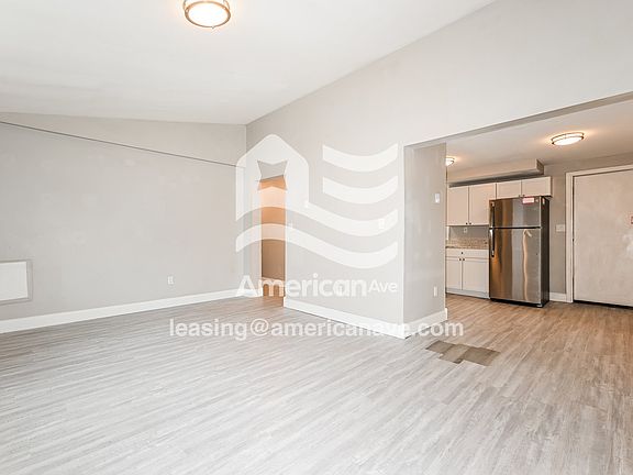1510998_004_living_room_14058092.jpg