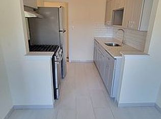 20-34 47th St #3A, Astoria, NY 11105