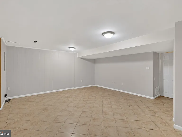 15063 Cherrydale Dr — Photo 33