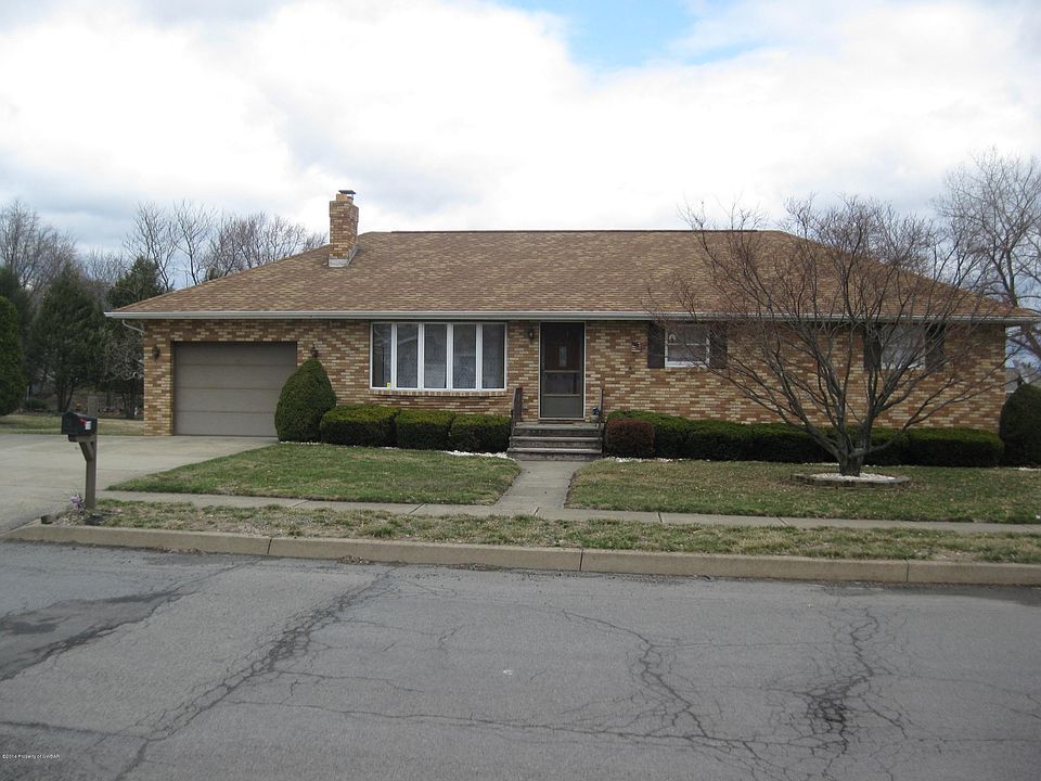 1st image of 110 Falcon Dr