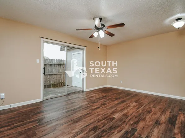 1905 Melrose Ave #D, Victoria, TX 77901