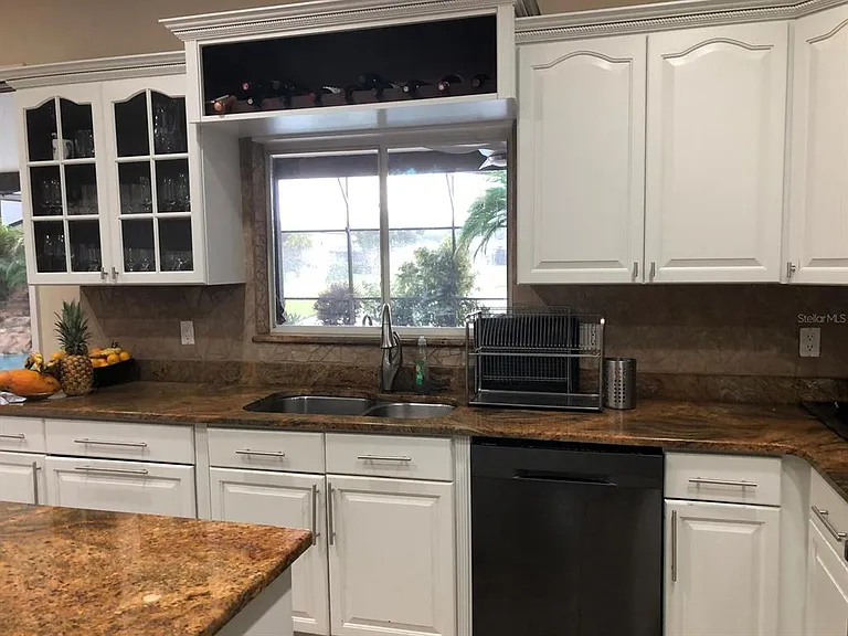 2226 Westbourne Dr — Photo 13