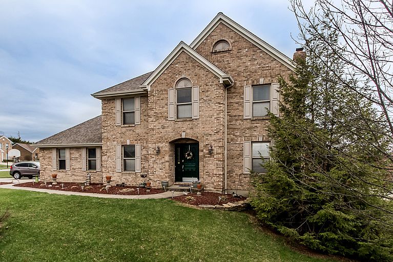 1st image of 119 Carriage Park Dr