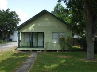 7227 Terrell St, Groves, TX 77619