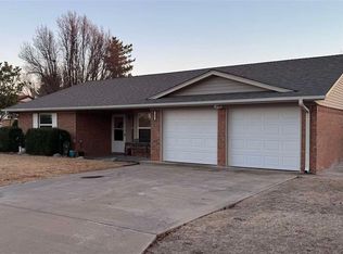 7806 NW Morrocco Dr, Lawton, OK 73505