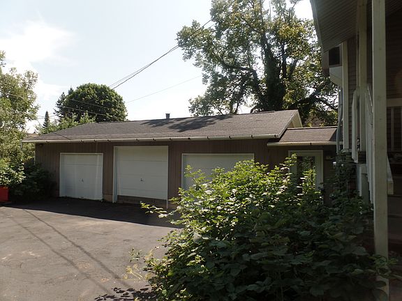 3 Car Attached Garage