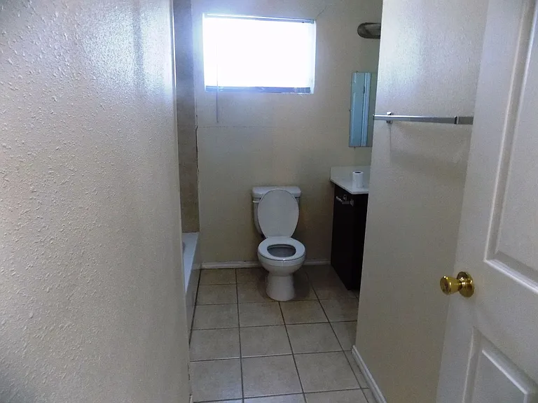 636 W Norwood Ct — Photo 11