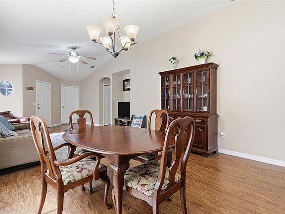 5th image of 1048 Lake Shore Ranch Dr