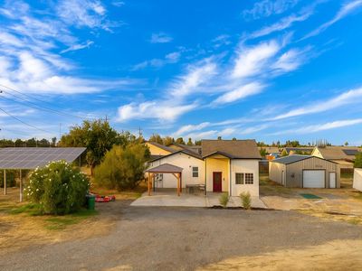 930 W Iona Avenue, Lemoore, CA, 93245