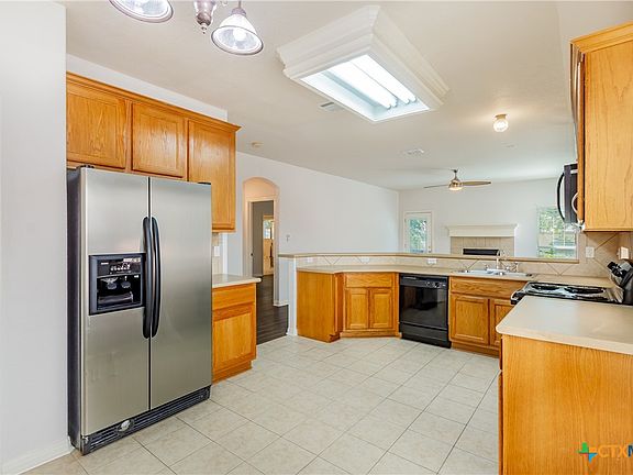 3rd image of 548 Thurber Dr