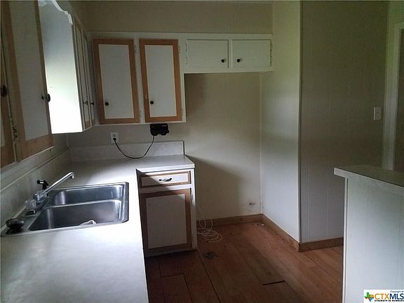 5th image of 205 Mulberry Ave