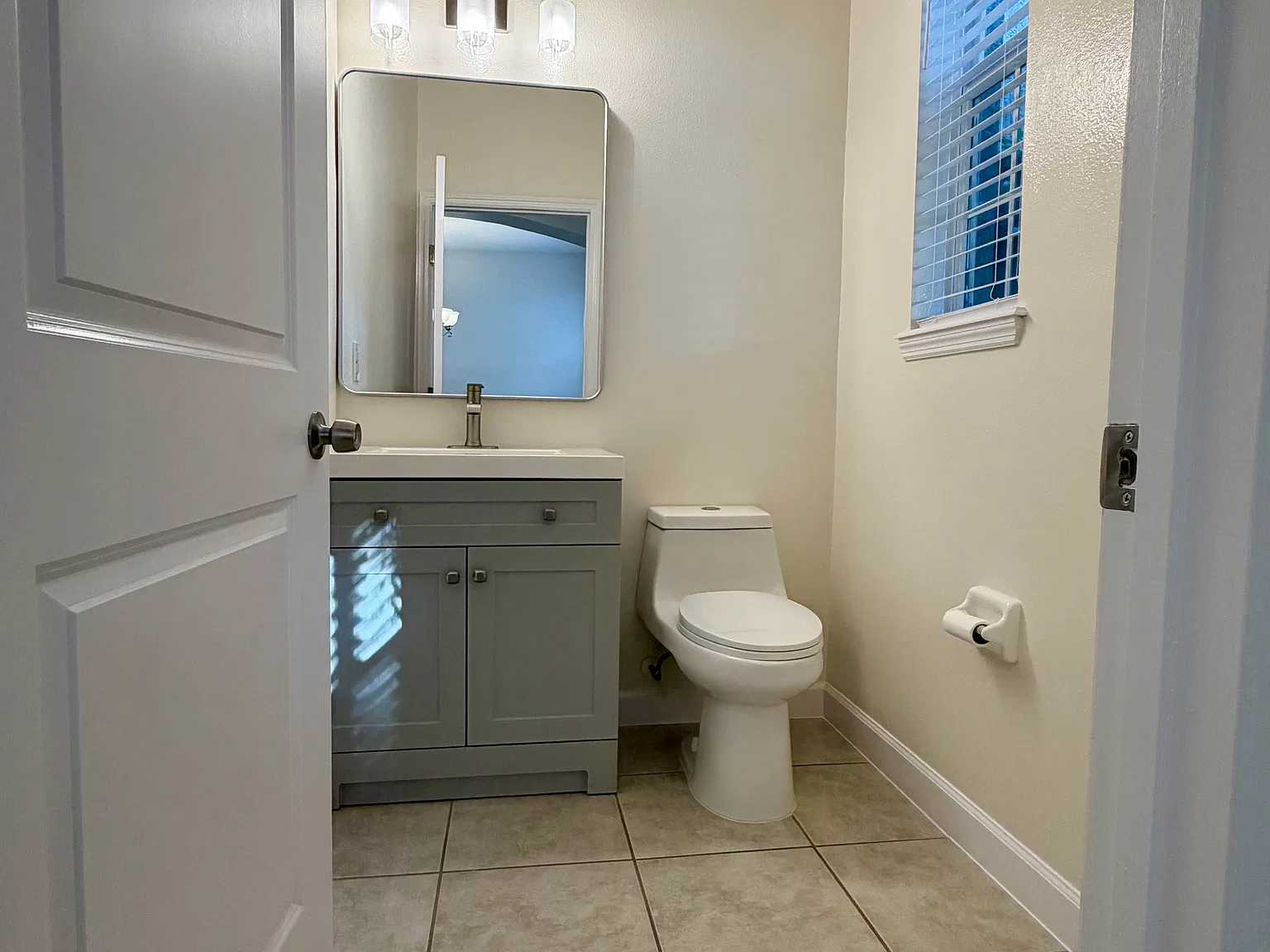 3 bed, 1377 sqft, $2,450 — Photo 3