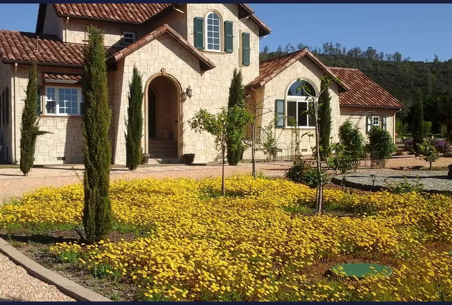 3 bed, 4000 sqft, $7,500 — Photo 1