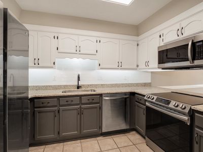 1891 Poplar Woods Cir E APT 2, Memphis, TN, 38138