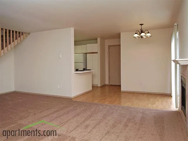 Noble Court Estates — Photo 28