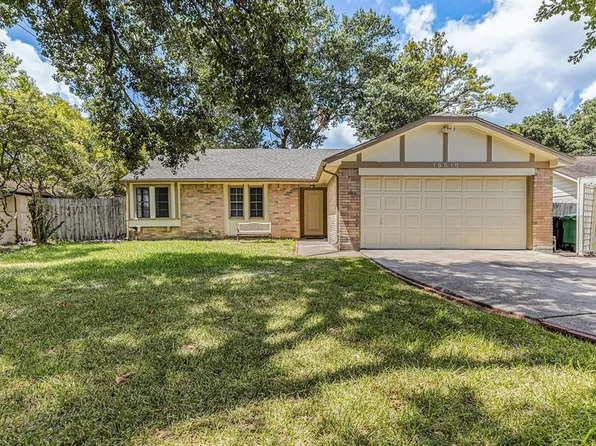 16618 White Star Dr, Houston, TX 77062