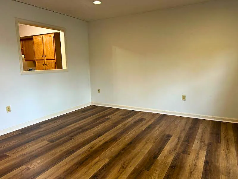 1 bed, 1.5 bath, 1102 sqft, $1,500 — Photo 3