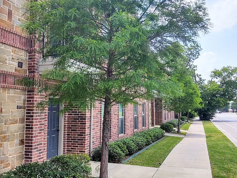 Hickory Park Apartments — Photo 12