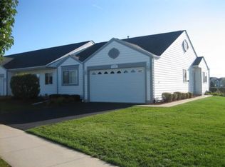 1708 Waters Edge Dr, Minooka, IL 60447