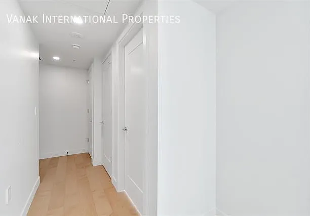 135 E 13th St — Photo 15
