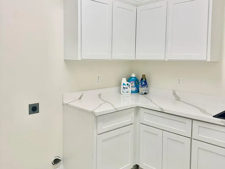 718 Ava Dr — Photo 16