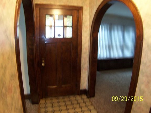 2nd image of 5220 W Oakdale Ave