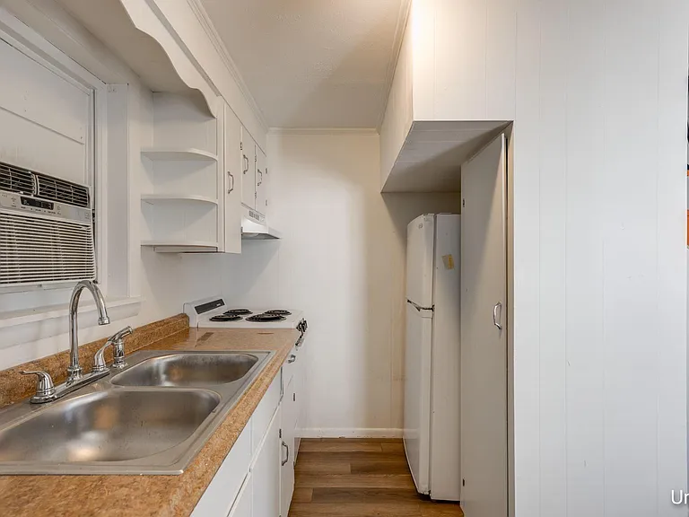 103 Forsythe St #B — Photo 13