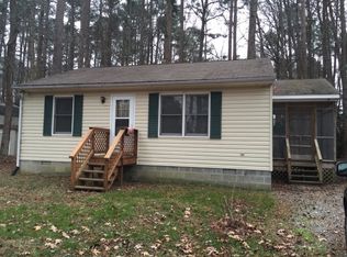 400 Sherwood Dr, Reedville, VA 22539