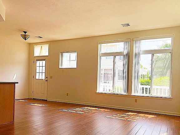 2nd image of 204 Beach Breeze Pl #A