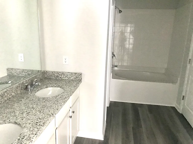 106 Ison Woods Ct — Photo 11