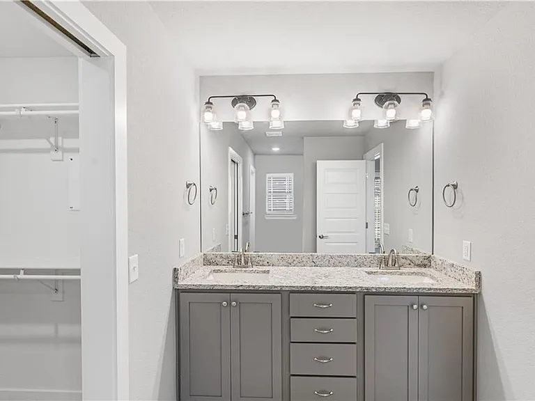 410 Peach Ave — Photo 28