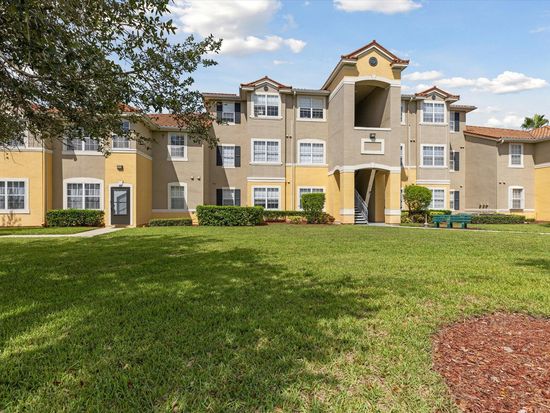 5692 Star Rush Dr APT 208, Melbourne, FL 32940