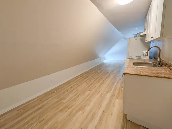 67 7th St #5, Welland, ON L3B 5B9