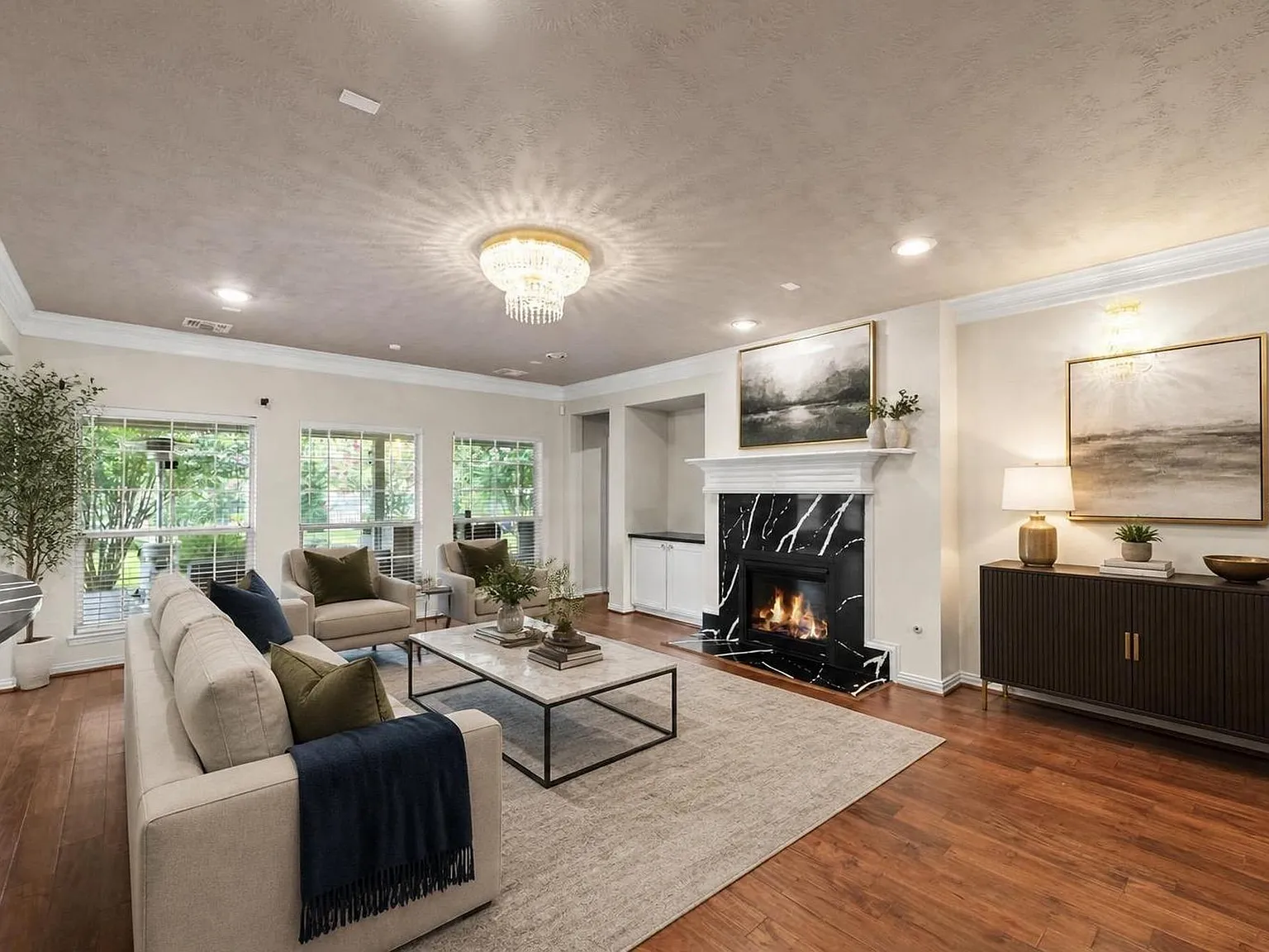 5 bed, 3.5 bath, 3857 sqft, $3,100 — Photo 3