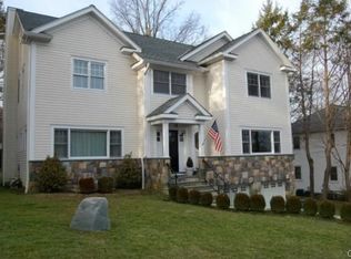 15 Bishop Dr N, Greenwich, CT 06831