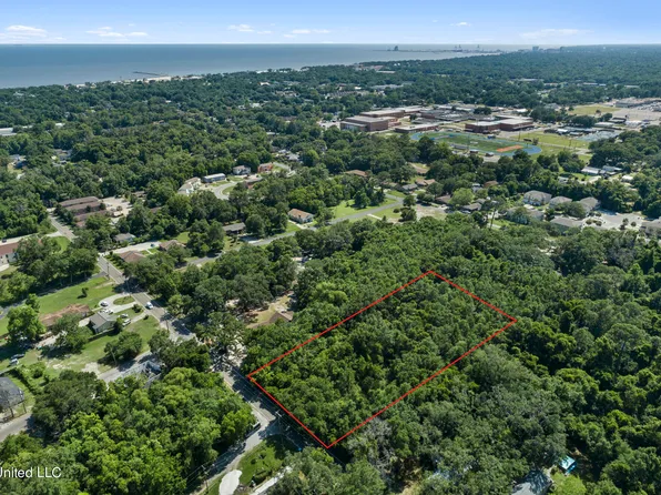 649 Tegarden Rd, Gulfport, MS 39507
