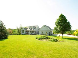 1784 Fox Ridge Rd, Pella, IA 50219