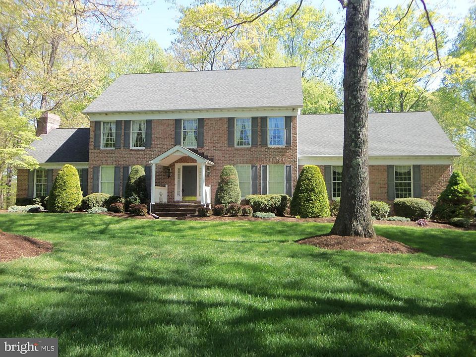 1st image of 1820 Midsummer Ln