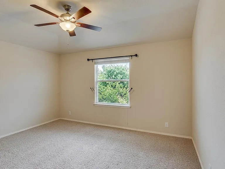 1821 Golden Arrow Ave — Photo 19