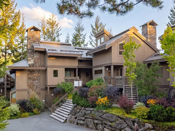 6117 Eagle Dr #216, Whistler, BC V8E 0E1