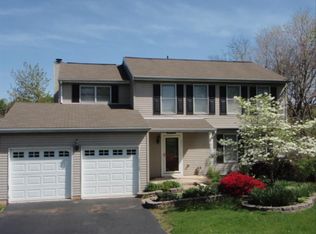 2441 Heather Ln, Pottstown, PA 19464