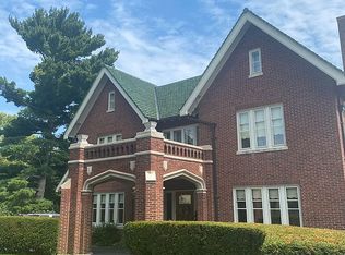 1031 N Sheridan Rd, Waukegan, IL 60085