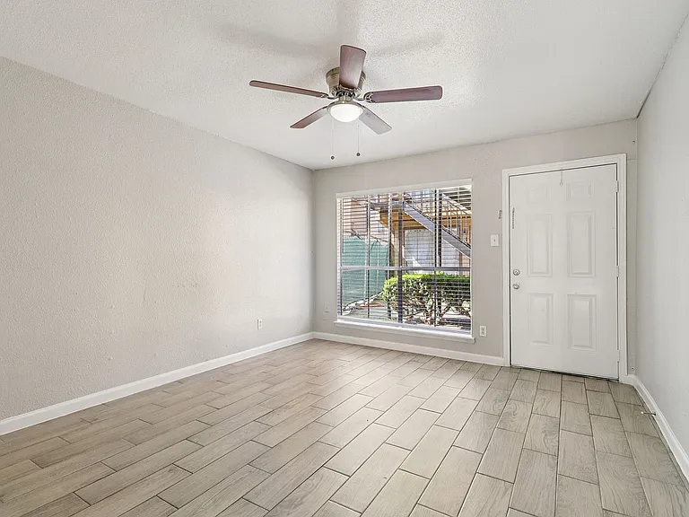 2-web-or-mls-Dumfries Dr Unit 159-S2802-002