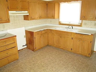 3 bed, 1.5 bath, 1850 sqft, $1,275 — Photo 2