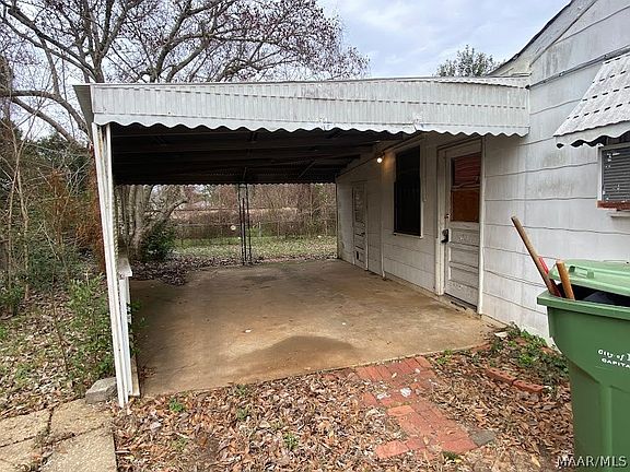 2nd image of 3452 Harris St