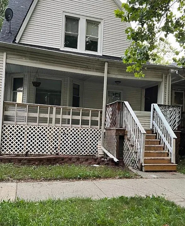 7836 S Marquette Ave