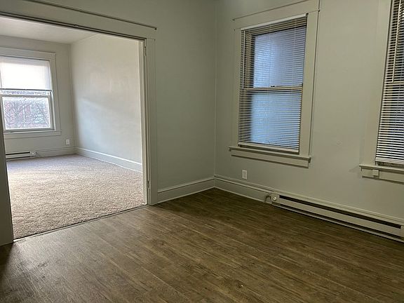 5th image of 519-527 W King St #E