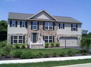 38 Chestnut Hollow Dr, Dillsburg, PA 17019
